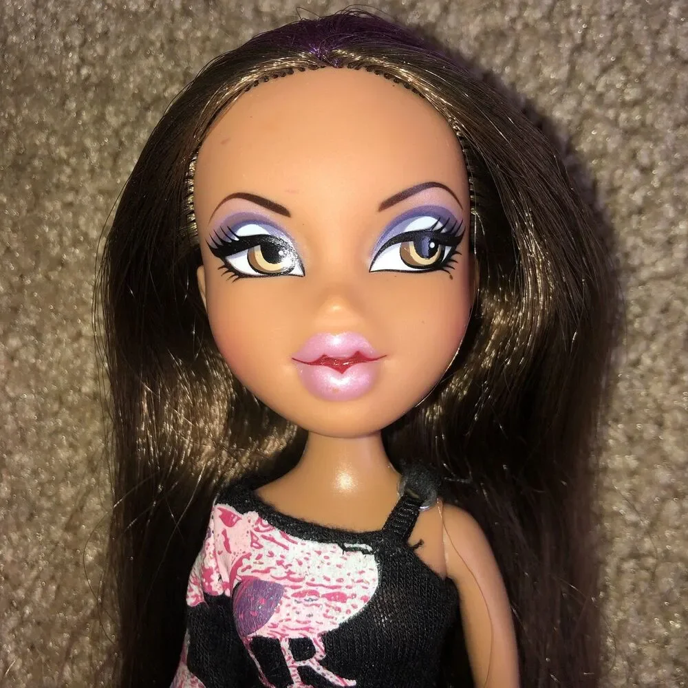 Bratz Featherageous Yasmin Doll With Dress And Shoes Outfit
